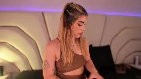 Snapshot of violeta_marquez chatting on July 24, 11:52 am violeta_marquez online show from July 24, 11:52 am