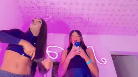 Snapshot of violeta_r_01 chatting on August 2, 6:01 am violeta_r_01 online show from August 2, 6:01 am