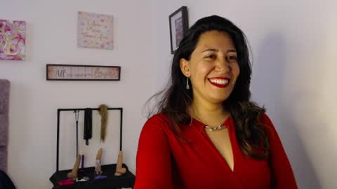 violeta_scott_ online show from May 1, 1:16 pm