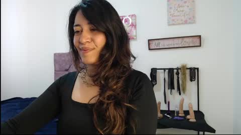 Snapshot of violeta_scott_ chatting on May 13, 4:26 pm violeta_scott_ online show from May 13, 4:26 pm