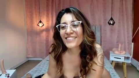 Snapshot of violetascott_ chatting on January 9, 9:47 pm VIOLETA online show from January 9, 9:47 pm