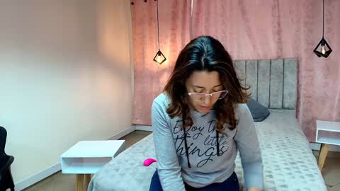 Snapshot of violetascott_ chatting on January 15, 1:09 pm VIOLETA online show from January 15, 1:09 pm