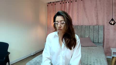 Snapshot of violetascott_ chatting on January 17, 12:31 pm VIOLETA online show from January 17, 12:31 pm
