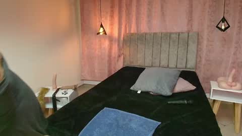 Snapshot of violetascott_ chatting on February 13, 8:13 pm VIOLETA online show from February 13, 8:13 pm