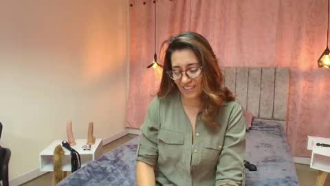 Snapshot of violetascott_ chatting on February 20, 12:47 pm VIOLETA online show from February 20, 12:47 pm