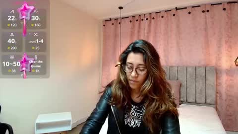 Snapshot of violetascott_ chatting on February 25, 12:55 pm VIOLETA online show from February 25, 12:55 pm
