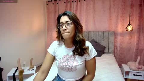 Snapshot of violetascott_ chatting on February 28, 12:42 pm VIOLETA online show from February 28, 12:42 pm