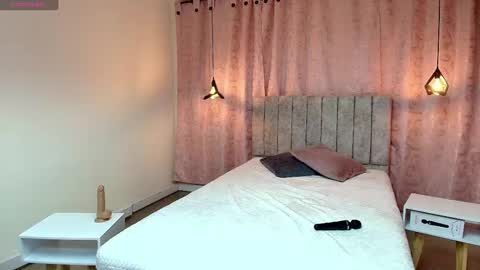 Snapshot of violetascott_ chatting on March 3, 12:37 pm VIOLETA online show from March 3, 12:37 pm