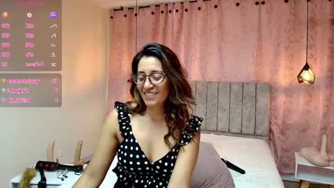 Snapshot of violetascott_ chatting on March 6, 3:45 pm VIOLETA online show from March 6, 3:45 pm