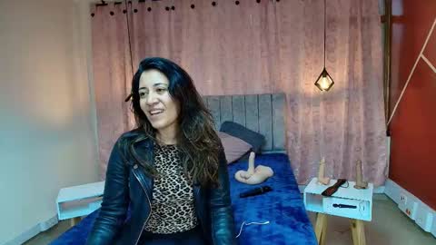 Snapshot of violetascott_ chatting on October 20, 2:39 pm VIOLETA online show from October 20, 2:39 pm