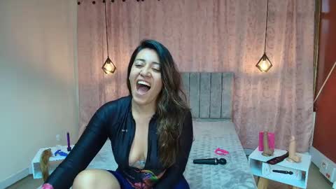 Snapshot of violetascott_ chatting on November 11, 1:33 pm VIOLETA online show from November 11, 1:33 pm