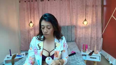 Snapshot of violetascott_ chatting on November 12, 1:33 pm VIOLETA online show from November 12, 1:33 pm