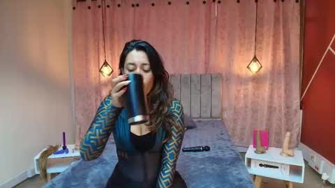 Snapshot of violetascott_ chatting on November 25, 1:44 pm VIOLETA online show from November 25, 1:44 pm