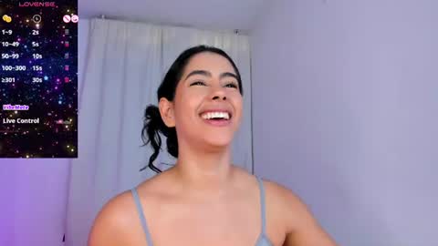 Snapshot of violetasotter chatting on June 18, 12:31 pm Violeta online show from June 18, 12:31 pm