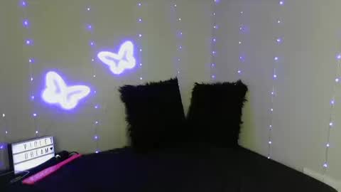 Snapshot of violetdream888 chatting on October 10, 9:14 pm VioletDream online show from October 10, 9:14 pm