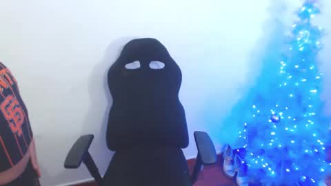 Snapshot of violetevans69 chatting on December 10, 7:16 am Violett online show from December 10, 7:16 am