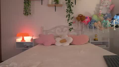 Snapshot of violeth___ chatting on May 27, 1:08 pm violeth___ online show from May 27, 1:08 pm