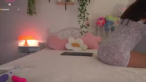 Snapshot of violeth___ chatting on July 21, 11:12 am violeth___ online show from July 21, 11:12 am