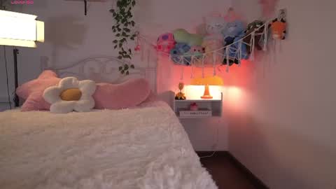 Snapshot of violeth___ chatting on July 30, 11:09 am violeth___ online show from July 30, 11:09 am