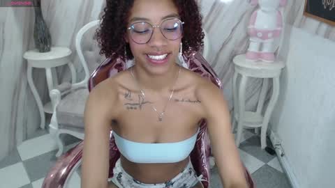 violeth_b online show from December 11, 6:52 pm