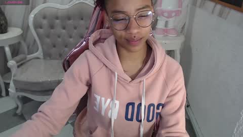 violeth_b online show from January 3, 12:41 pm