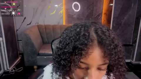 violeth_b online show from February 7, 1:37 pm