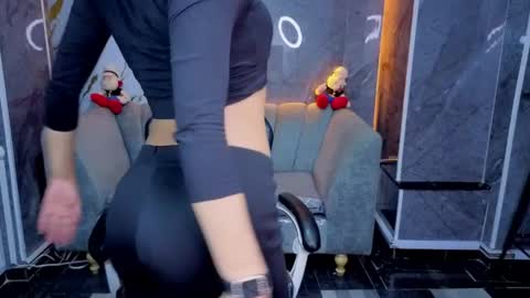 violeth_b online show from April 20, 12:41 pm