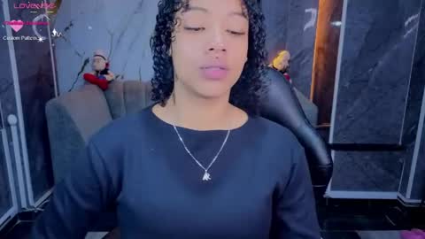 violeth_b online show from April 21, 1:06 pm