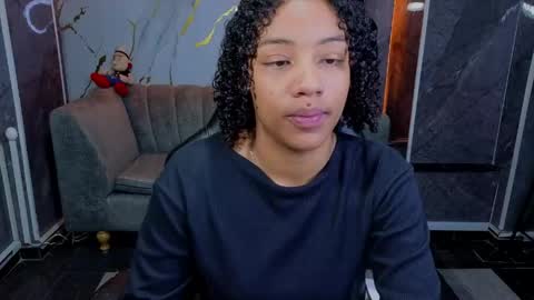 violeth_b online show from June 3, 1:57 pm
