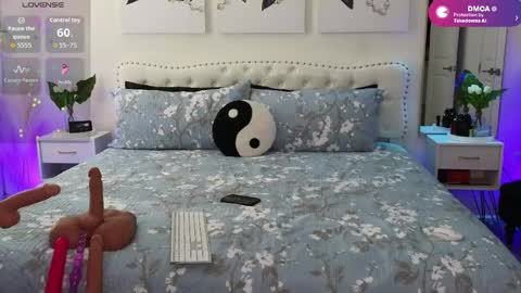 Snapshot of violetik888 chatting on May 29, 1:42 pm VioletBaby online show from May 29, 1:42 pm
