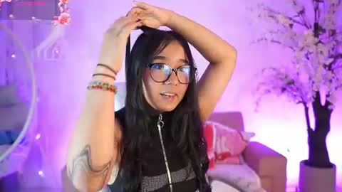 violetjonesx online show from July 24, 11:41 am