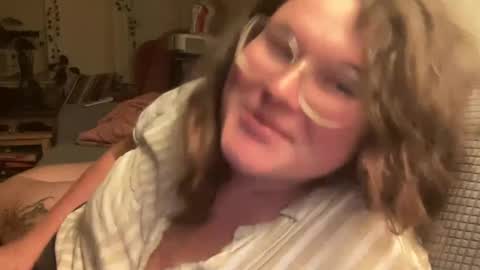 violetlyhappy online show from September 9, 11:59 pm