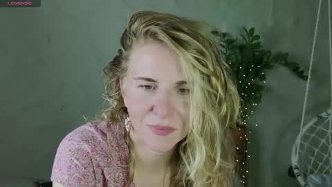 Violet  next stream December 6 online show from September 12, 7:25 pm