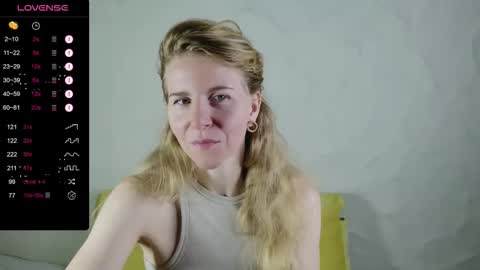 Violet  next stream December 6 online show from October 5, 10:13 am