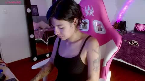 Snapshot of violetqs chatting on September 21, 7:26 pm online show from September 21, 7:26 pm