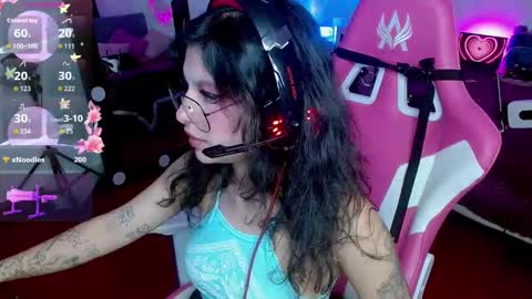 Snapshot of violetqs chatting on October 20, 6:52 pm online show from October 20, 6:52 pm