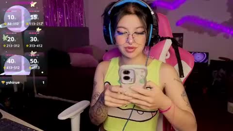   online show from April 12, 6:13 pm