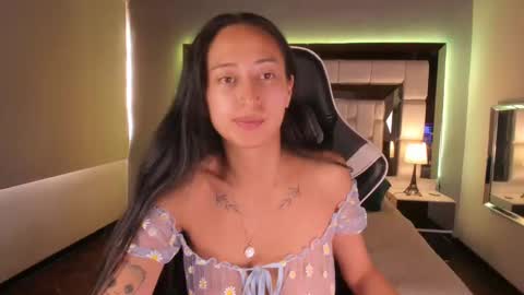 violetskinny online show from December 11, 9:34 pm