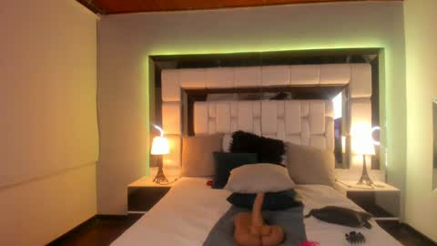 violetskinny online show from February 11, 1:52 am