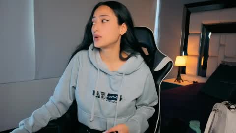 violetskinny online show from April 12, 7:41 pm