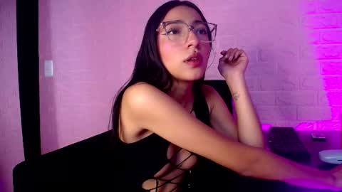 Snapshot of violett1126 chatting on July 16, 6:30 am 1126 online show from July 16, 6:30 am