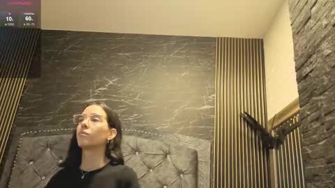 Snapshot of violett__golden chatting on September 11, 10:59 am ViolettGolden online show from September 11, 10:59 am