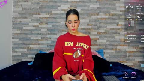 Snapshot of violett__golden chatting on October 7, 2:09 am ViolettGolden online show from October 7, 2:09 am