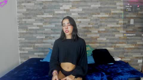 Snapshot of violett__golden chatting on November 8, 9:53 am ViolettGolden online show from November 8, 9:53 am