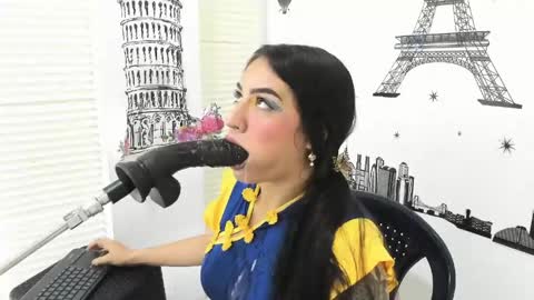 violett_collinss online show from June 6, 1:32 am