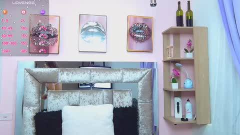 Snapshot of violett_froz chatting on January 30, 5:49 pm Violeta froz online show from January 30, 5:49 pm