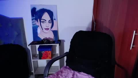 Snapshot of violett_hottie chatting on January 25, 10:18 pm violett Independent model online show from January 25, 10:18 pm