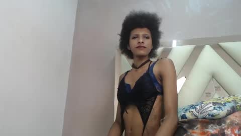 V I O L E T T E  online show from April 13, 4:45 pm