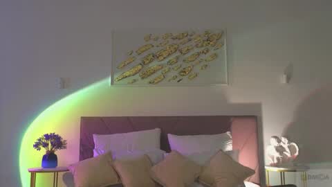 violetta_finch online show from April 7, 9:32 am