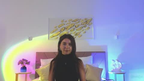 Snapshot of violetta_finch chatting on May 4, 10:33 am violetta_finch online show from May 4, 10:33 am